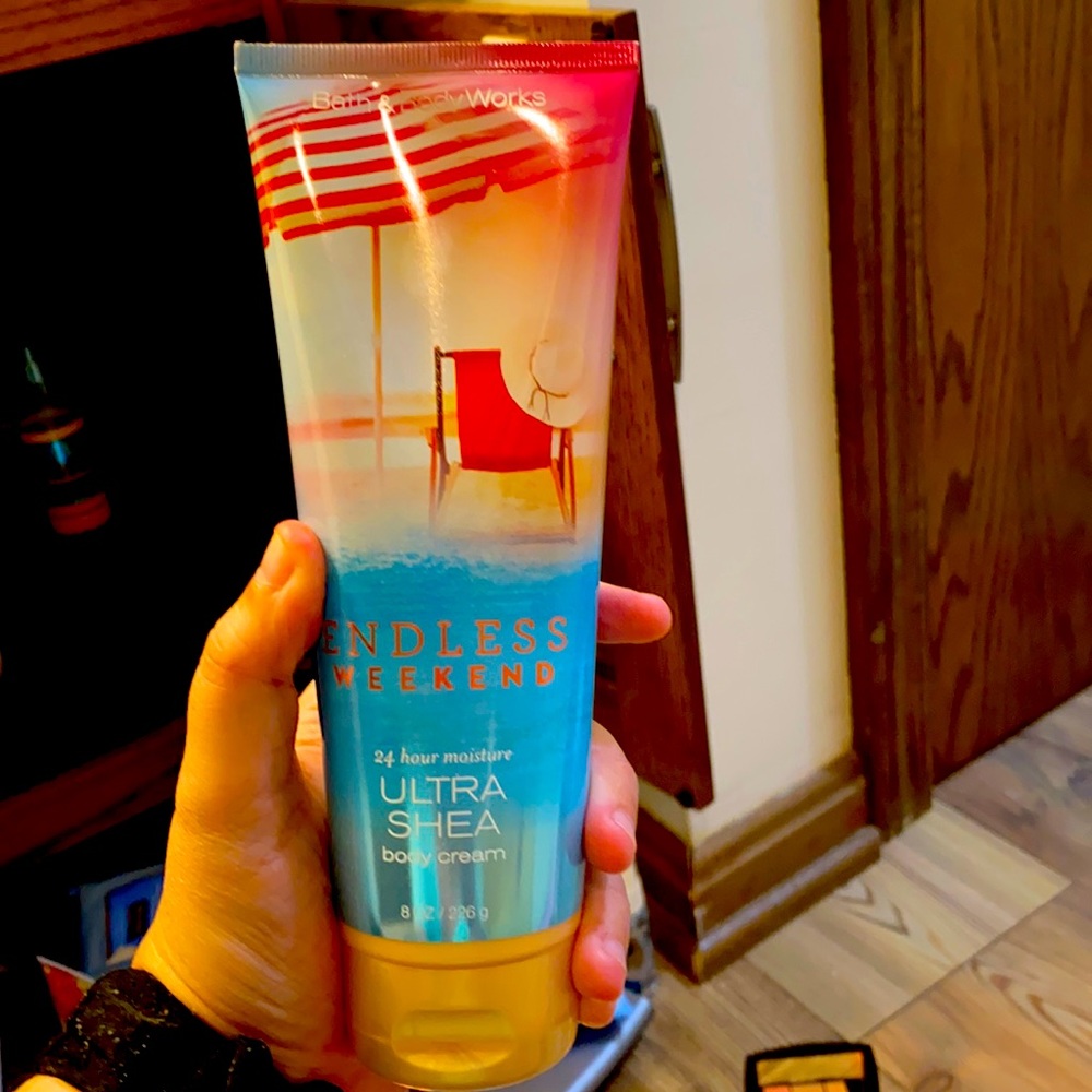 Endless weekend ultra Shea lotion